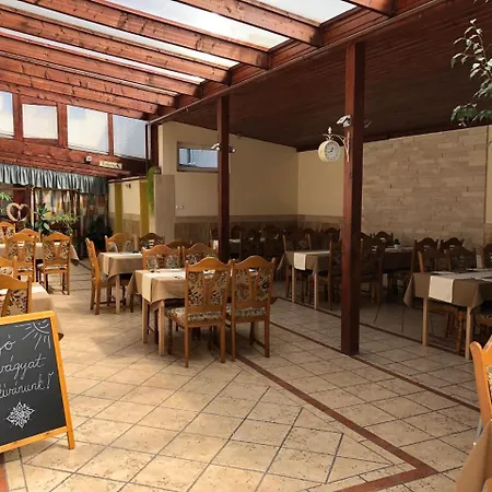 Bagolyvar Pensiune 3*