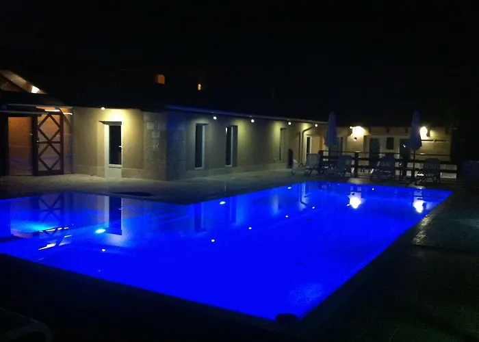 Bagolyvar בית הארחה 3*